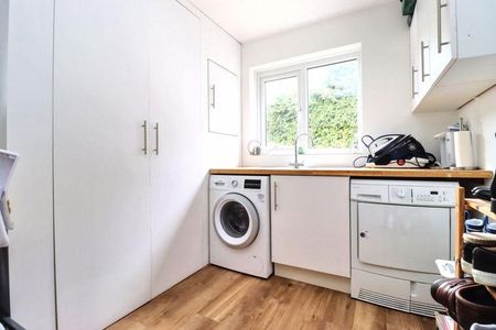 5 bedroom detached house to rent - Photo 3