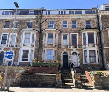 2 bedroom ground floor flat to rent - Photo 2