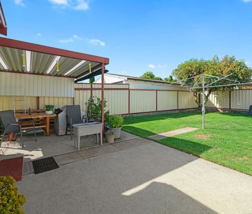 Three Bedroom Home with Nice Backyard! - Photo 6