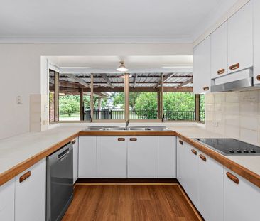 Family Home in a quiet cul-de-sac with a large backyard and pool! - Photo 1