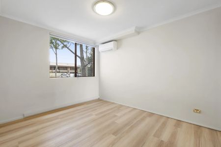 Light-Filled Elevated Apartment in the Heart of Hornsby with Parking & Resort Facilities - Photo 3