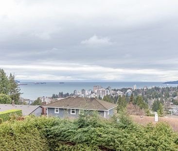 975 Aubeneau Crescent, West Vancouver - Photo 1