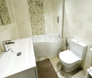 3 bedroom terraced house to rent - Photo 4