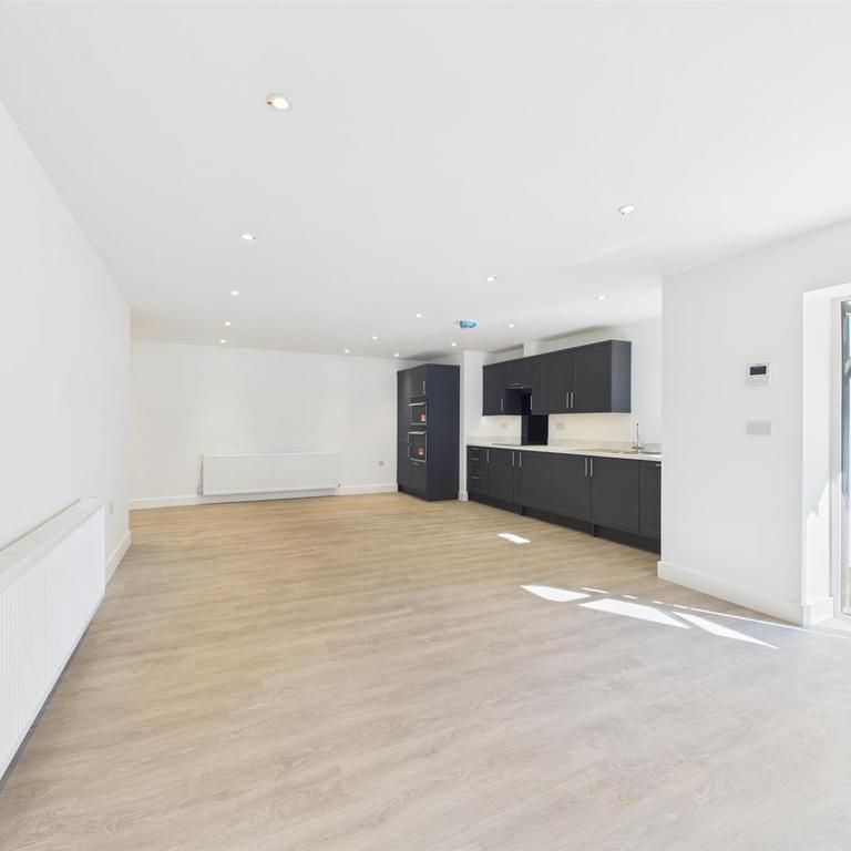 2 bedroom apartment to rent - Photo 1