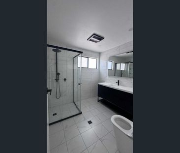 FOR LEASE – TWO SEPARATE HOMES IN ONE PROPERTY! - Photo 1