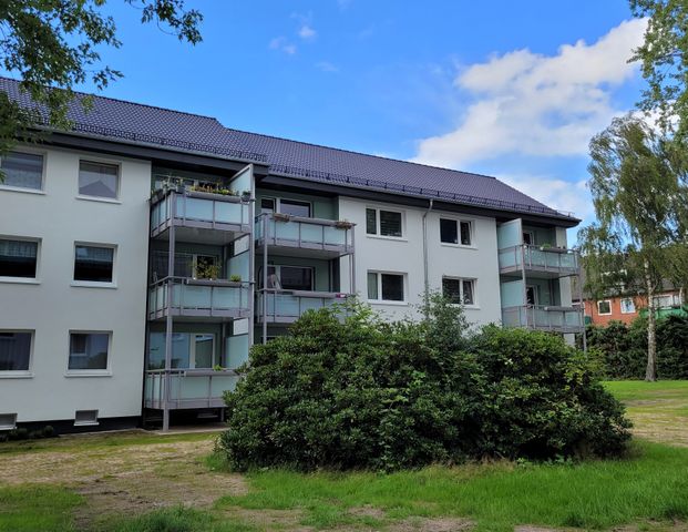 Modernisierte 2,5-Zimmer-Wohnung mit schönem Balkon - 25335 Elmshorn - Foto 1