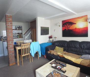 1 bedroom semi-detached house to rent - Photo 2