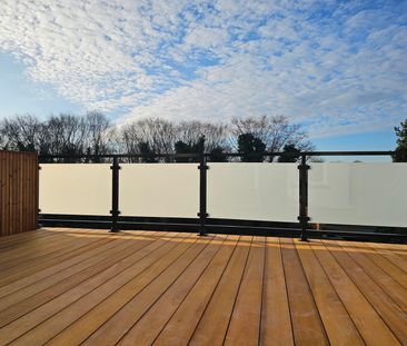 Vernieuwd en licht dakappartement in het centrum - Photo 6