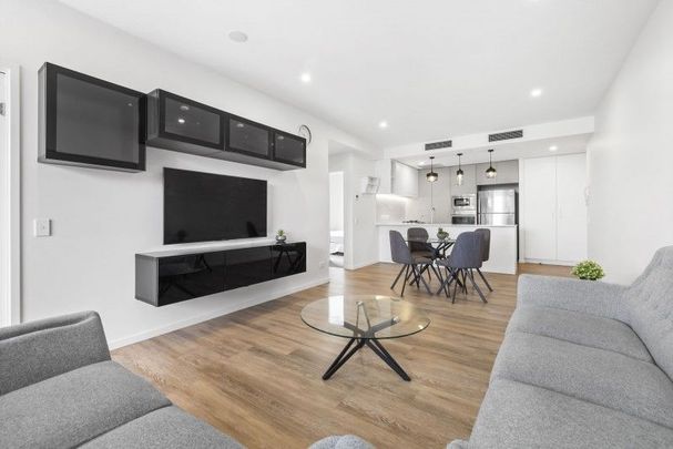 SILK ONE 2 BED 2 BATH WITH OVERSIZED COURTYARD - Photo 1