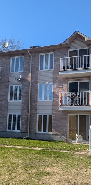 Bel Appartement - 17 Rue Damphousse #3 - Photo 1
