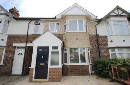 6 bedroom semi-detached house to rent - Photo 4