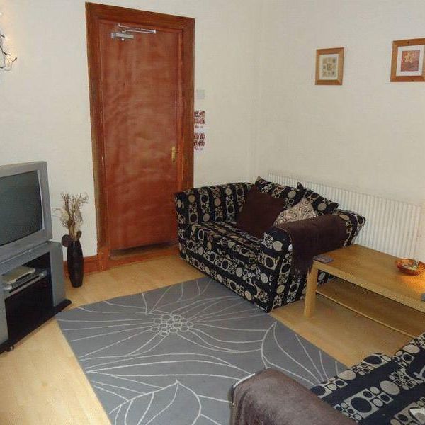 4 bedroom terraced house to rent - Photo 1