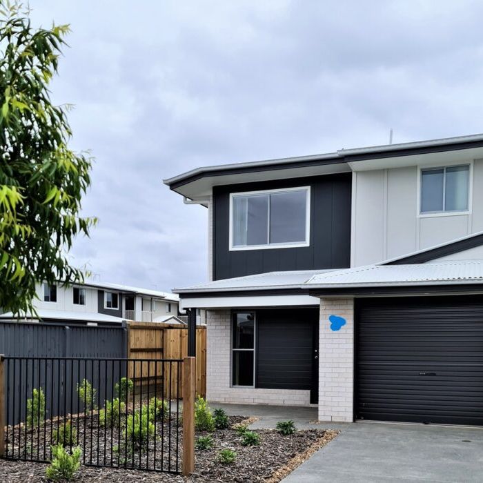 NEAR NEW 3 BEDROOM TOWNHOUSE WITH EXTRA STREET PARKING AVAILABLE NOW INSPECTIONS BY APPOINTMENT - Photo 1