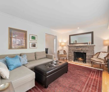 For Lease - 594 NOBLE Crescent, Billings Bridge - Riverside Park an... - Photo 1