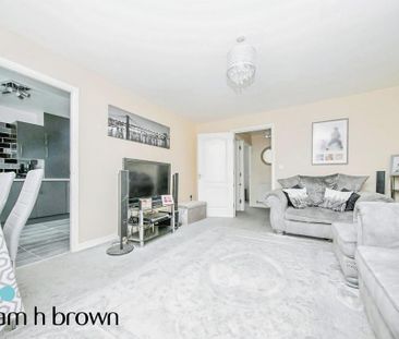 2 bedroom flat to rent - Photo 2