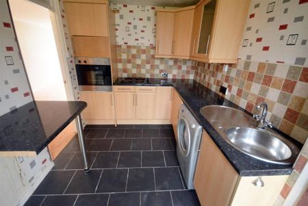 3 bedroom end of terrace house to rent - Photo 5