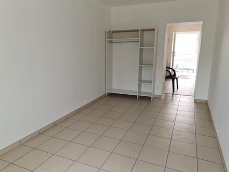 Location Appartement 2 pièces 48m² LE CREUSOT 71200 - Photo 2
