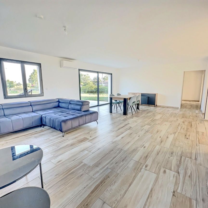 Location Maison 4 pièces 111m² BRESSOLS 82710 - Photo 1