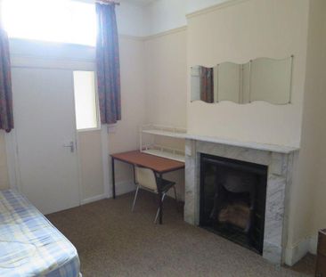 6 bedroom house to rent - Photo 1