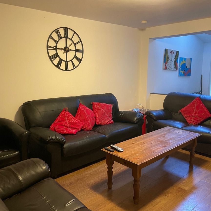 7 bedroom house to rent - Photo 1