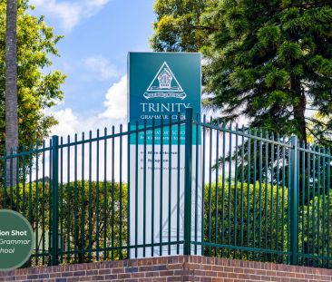 Spacious Family Home on the Golden Mile - Photo 3