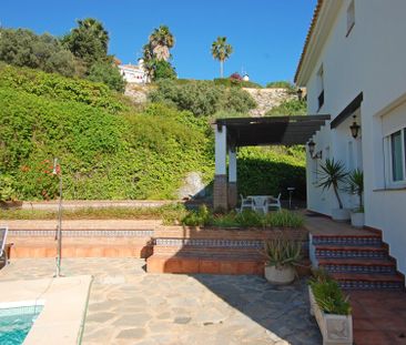 Chalet individual en urbanización de Alhaurín de la Torre – alh27jv - Photo 2