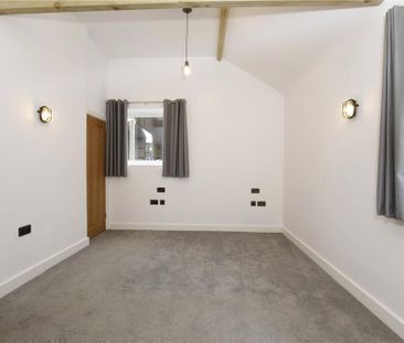 4 bedroom detached house to rent - Photo 3