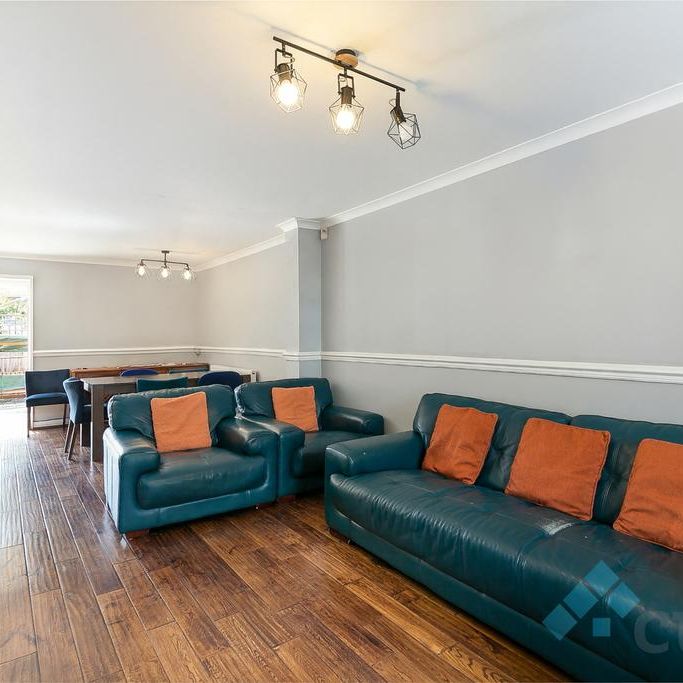 3 bedroom link detached house to rent - Photo 1