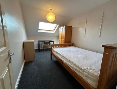 9 Bedroom Semi Detached To Let - Photo 5