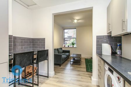 2 bed Apartment for Rent - Photo 2