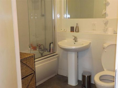 1 bedroom flat to rent - Photo 4