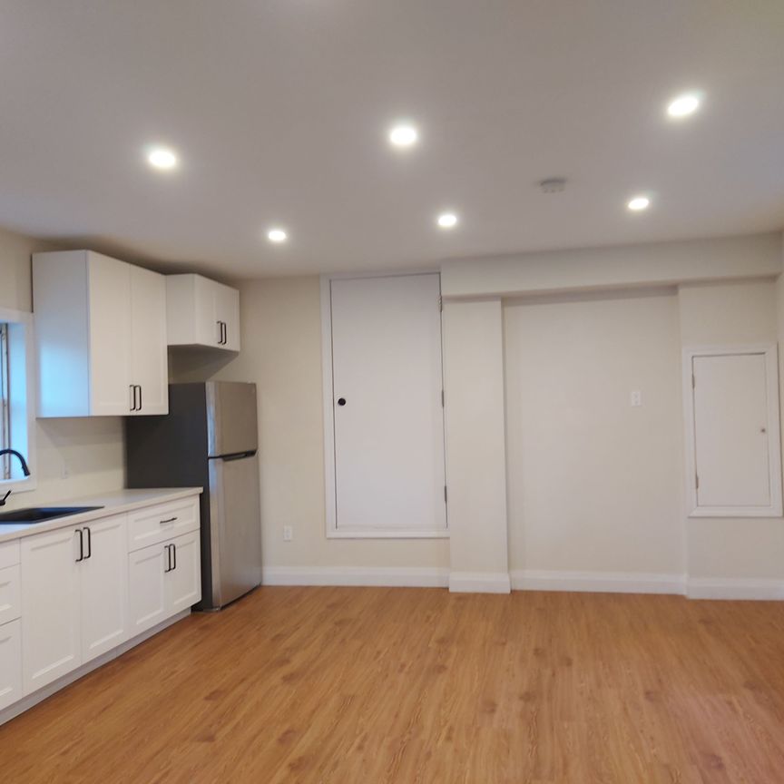 For Lease - 14 Allanford Road Unit# B, Toronto, Ontario - Photo 1