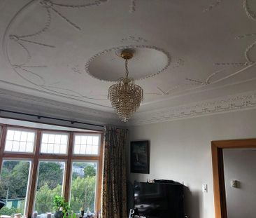 Central Karori with three large bedrooms - Photo 2