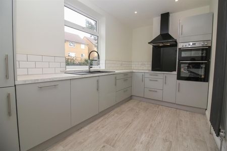 2 Bedroom House - Semi-Detached - Photo 5