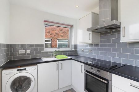 2 bedroom maisonette to rent - Photo 4