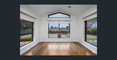 Bright and Welcoming 3 Bedroom Home in Glenroy - Photo 2