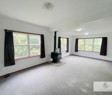 Stunning Home Now on the Market! A Must-See Proper - Photo 3