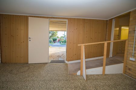 Three Bedroom Family Home in Prime Location - Photo 3