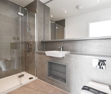 Well presented 3 bedroom detached house situated at the prestigious... - Photo 1