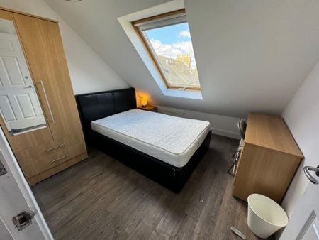 8 bedroom flat share to rent - Photo 2