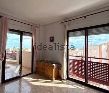 Alquiler de piso en Calle del Mar - Photo 1