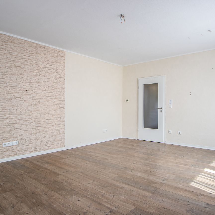 Schicke Mietwohnung in Hochparterre mit Balkon, Garage und Einbauküche in Bielefeld Sieker - Photo 1