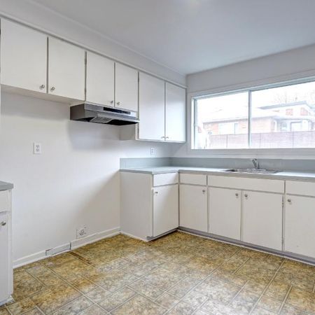 3 1/2 à Ste-Thérèse - internet inclus - libre maintenant ou décembre - Photo 4