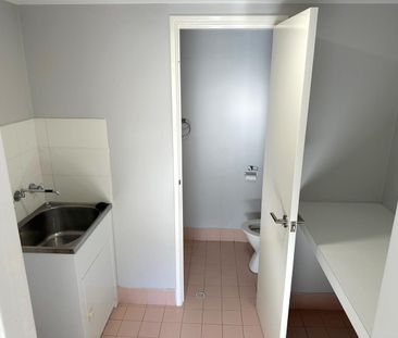 ON CITY'S DOORSTEP - Photo 6