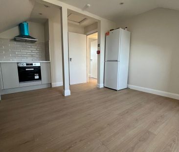 3 bedroom flat to rent - Photo 3