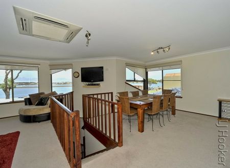 Executive Furnished retreat with relaxing views. - Photo 3