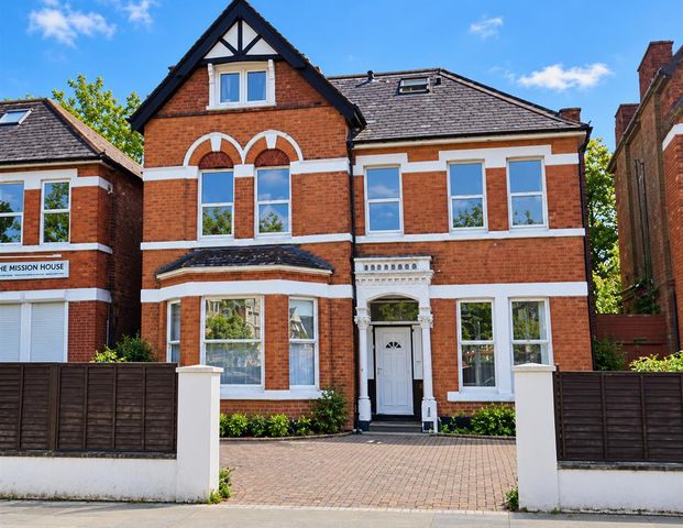 Craven Park, London NW10 - Photo 1