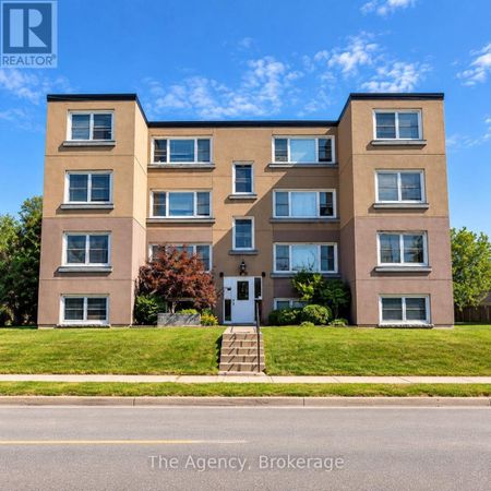 4 - 139 WESTCHESTER CRESCENT, St. Catharines, Ontario, L2P2N8 - Photo 4