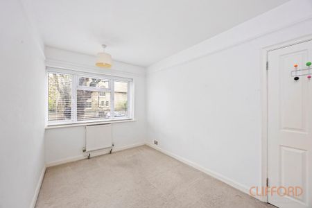 3 bedroom flat to rent - Photo 3