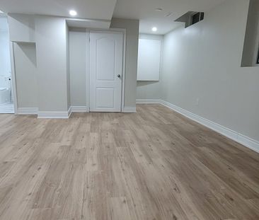 For Lease - 6 Banting Crescent, Brampton, Ontario - Photo 5